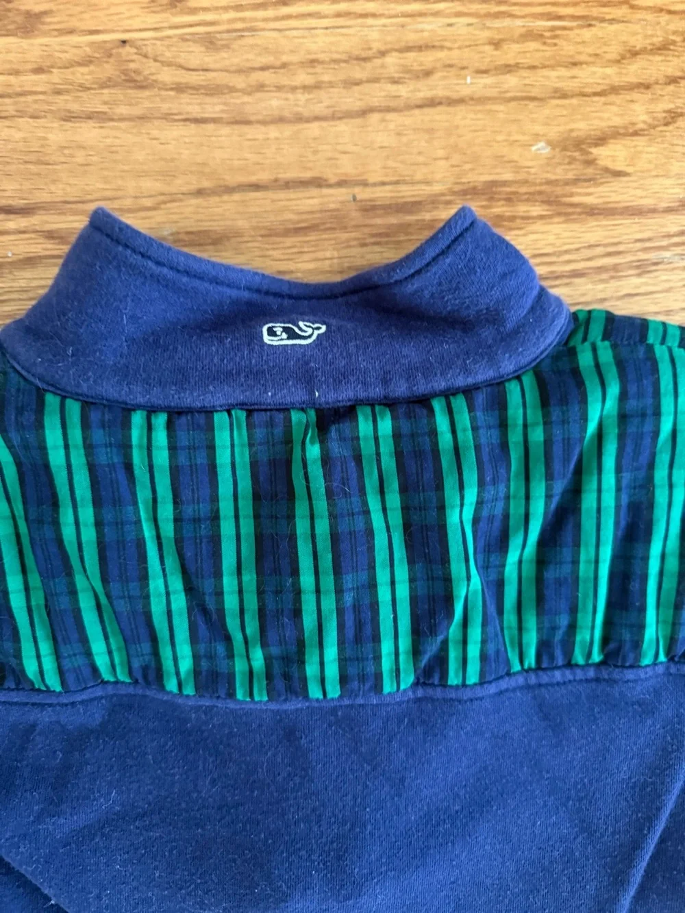 Vinyard Vines Women’s Navy quarter zip. Size: Medium